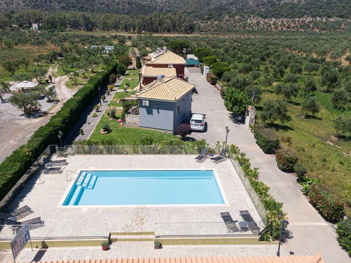 Villa per 5 persone, con Balcone e Terrazza nonché Giardino e Piscina in Mani