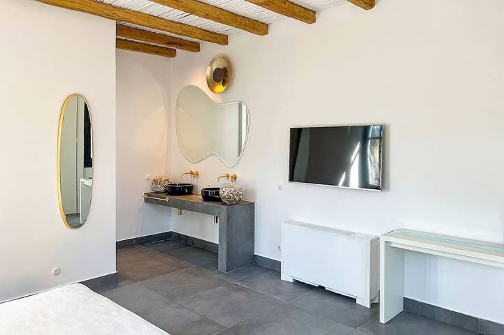 Location de vacances pour 16 personnes, avec Balcon ainsi que Jardin et Piscine dans Spetses - 2