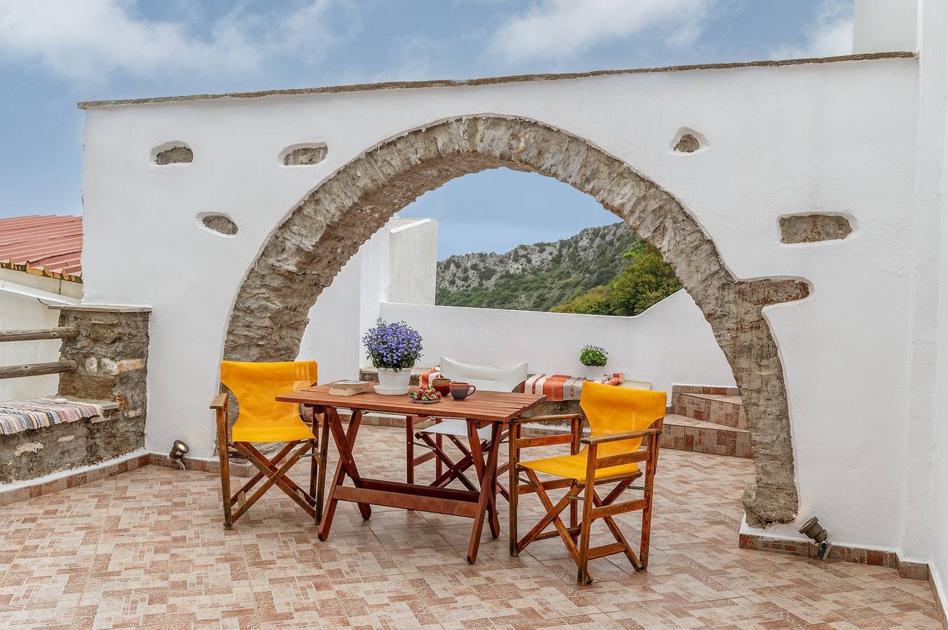Holiday Home 'Traditional House In Koronos' with Mountain View, Private Terrace and Wi-Fi in Cyclades