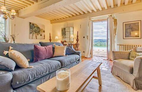 Location de vacances pour 8 personnes, avec piscine ainsi que jardin et terrasse à Saint-Julien-de-Civry - 3
