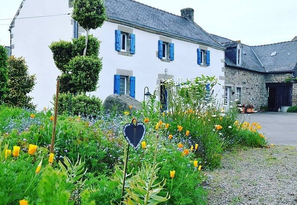 Chambres d'hôtes Bélard - Chambre Orchidée in Plonévez-Porzay, Iroise