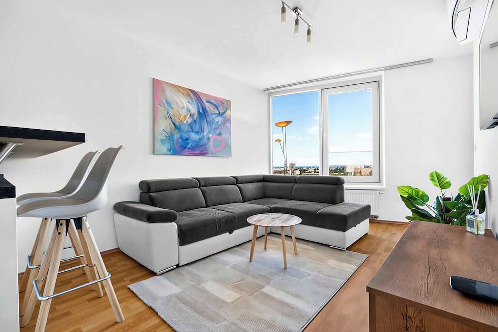 Ganze Wohnung, Sky Apartment at Tri Veže - Ac & Parking in Bratislava, Bratislava und Umgebung