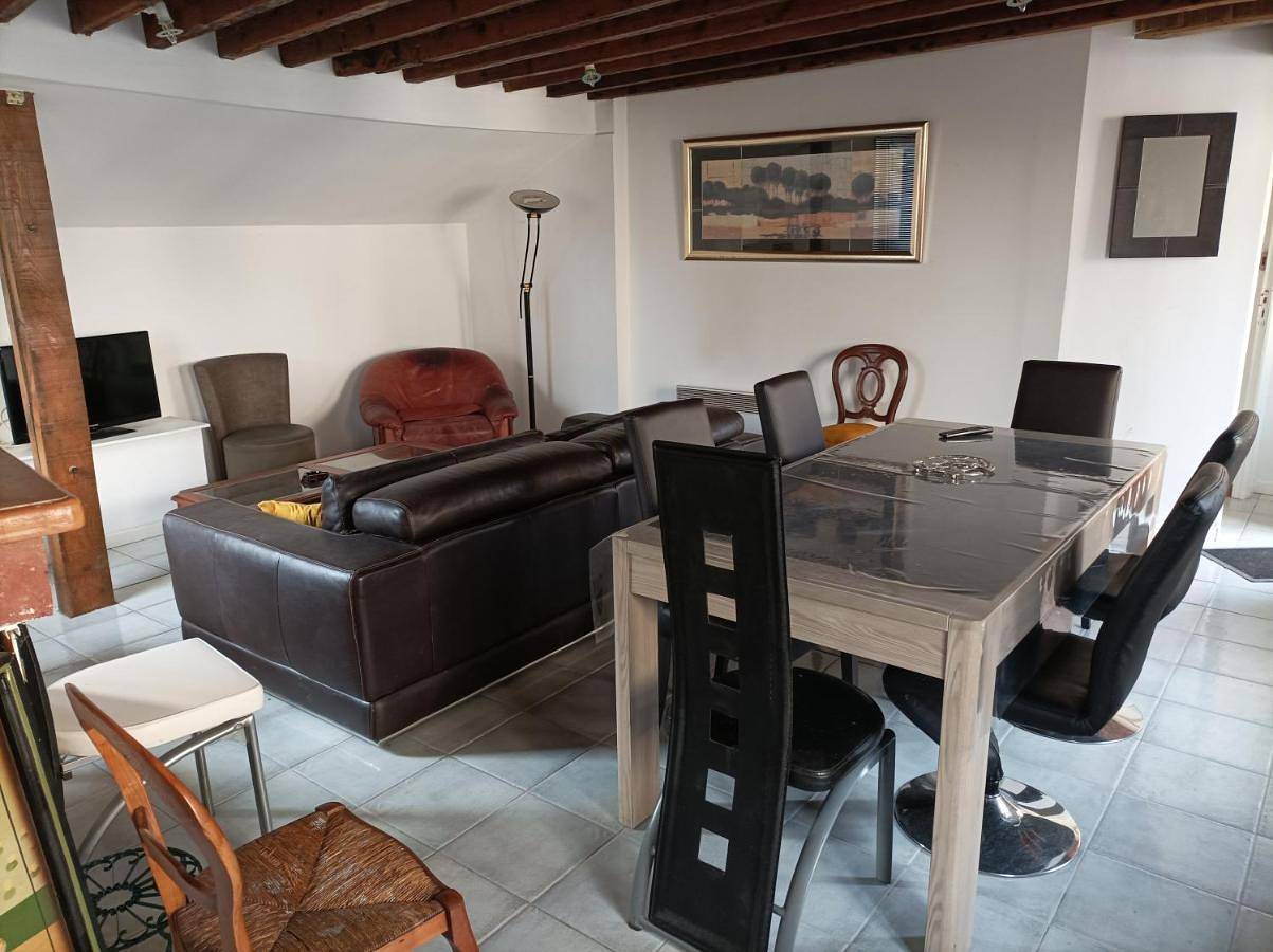 Appartement entier, One-Bedroom Apartment in Niergnies, Département Nord