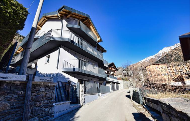 Apartamento vacacional entero, Garden Terrace Apartamento con Garaje, WiFi - Cerca de remonte y restaurante in Ponte di Legno (Town), Ponte di Legno