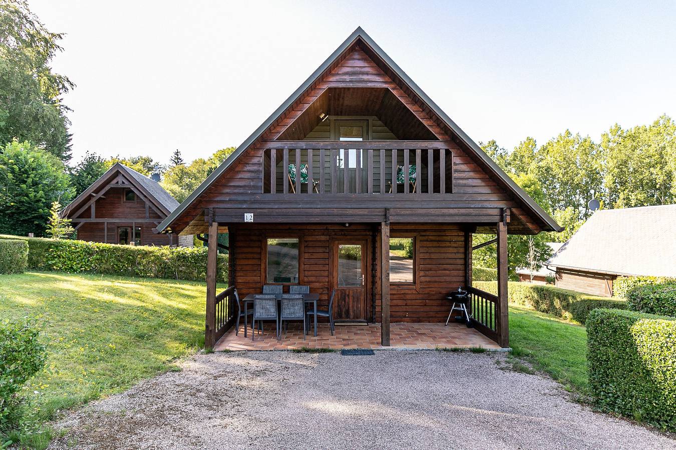 Chalet „Domaine de Guillaume“ für 5 Personen mit Pool, Terrasse und Wlan in Livarot-Pays-d'Auge, Lisieux und Umgebung