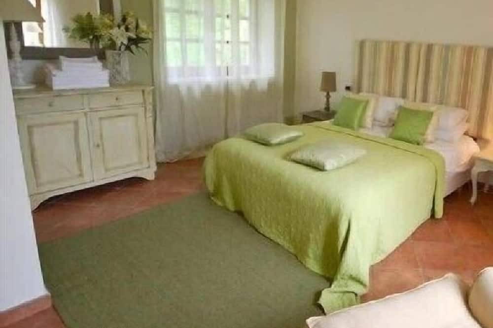 Luxusvilla mit beheiztem privatem Pool, herrlichem Blick und ländlicher Lage in Licciana Nardi, Val di Magra