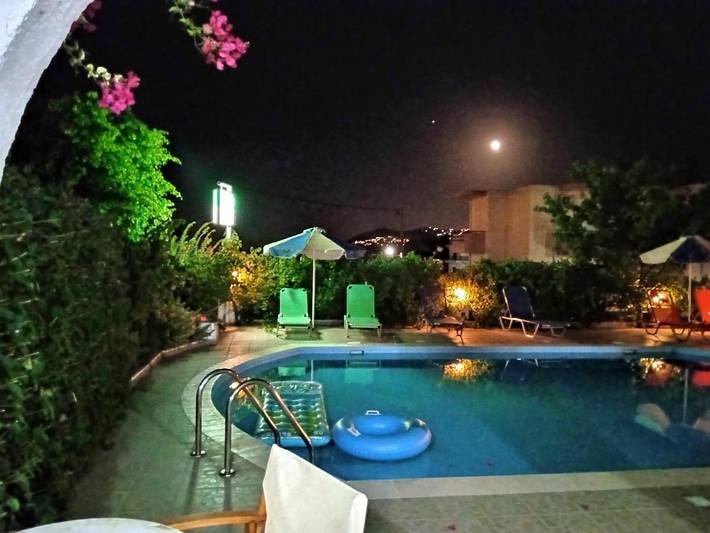 Appart’hôtel pour 2 personnes, avec jardin ainsi que terrasse et piscine
