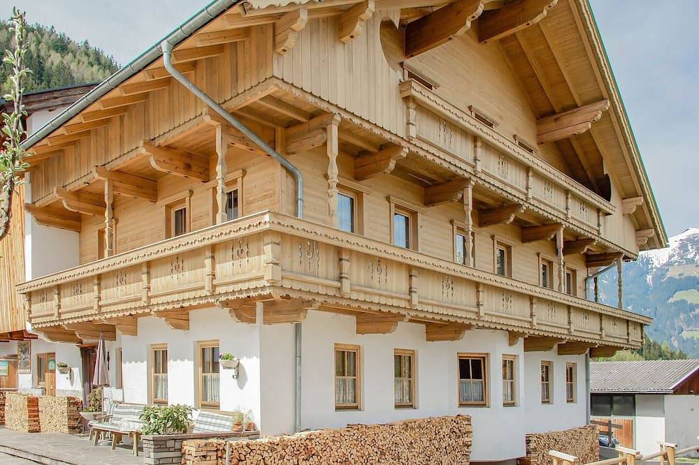 Ganze Wohnung, Wohnung in Hainzenberg nahe Skipisten in Hainzenberg, Zillertaler Alpen