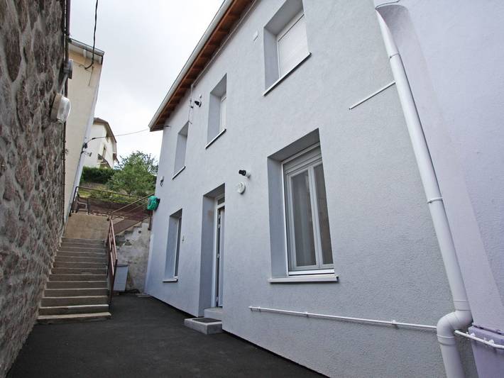 Apartamento entero, Acogedor apartamento renovado en el centro de Épinal con terraza privada y todas las comodidades in Épinal, Región de Épinal