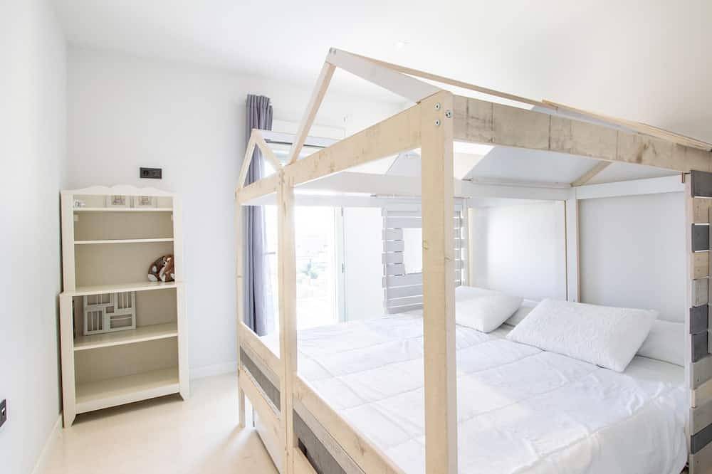 Villa de diseño con jardín, piscina y fantásticas vistas. in Atarfe, Provincia de Granada