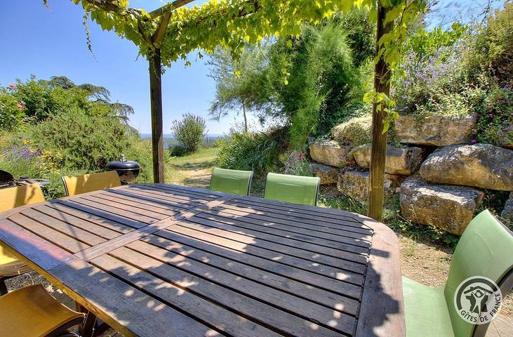 Gîte pour 9 personnes, avec Terrasse ainsi que Jardin et Piscine à Villié-Morgon - 3