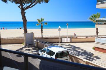 Apartment for 6 People in Vilafortuny, Cambrils, Photo 1