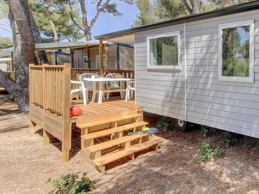 Camping Le Sainte Marie - Mobilhome 4 personnes - Mobil-home | Comfort | 2 Ch. | 4 Pers. | Terrasse surélevée | Clim. in Sainte-Marie-la-Mer, Côte méditerranéenne (France)