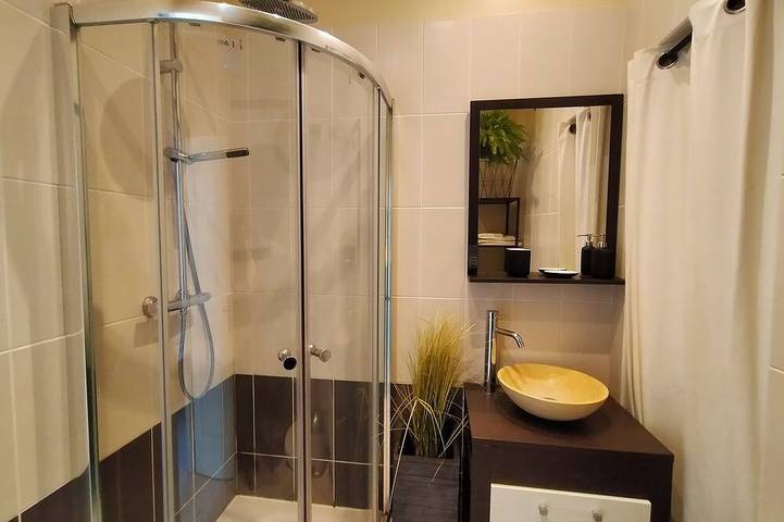 Gîte pour 4 personnes, avec terrasse et jardin à Saint-Herblain - 4