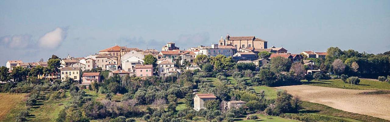 Appartamento per 2 persone, con Balcone e Idromassaggio nonché Terrazza e Panorama a Montemarciano