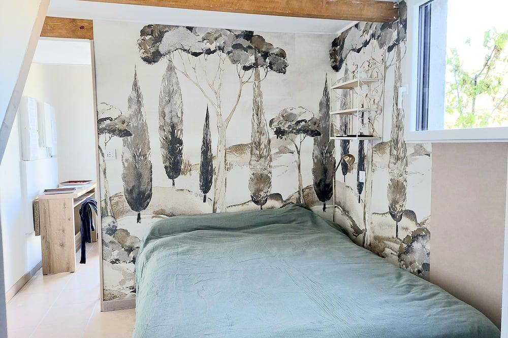 Apartamento entero, Gite for 2 to 4 people, in the medieval village of Vers Pont du Gard in Vers-Pont-du-Gard, Region de Nimes