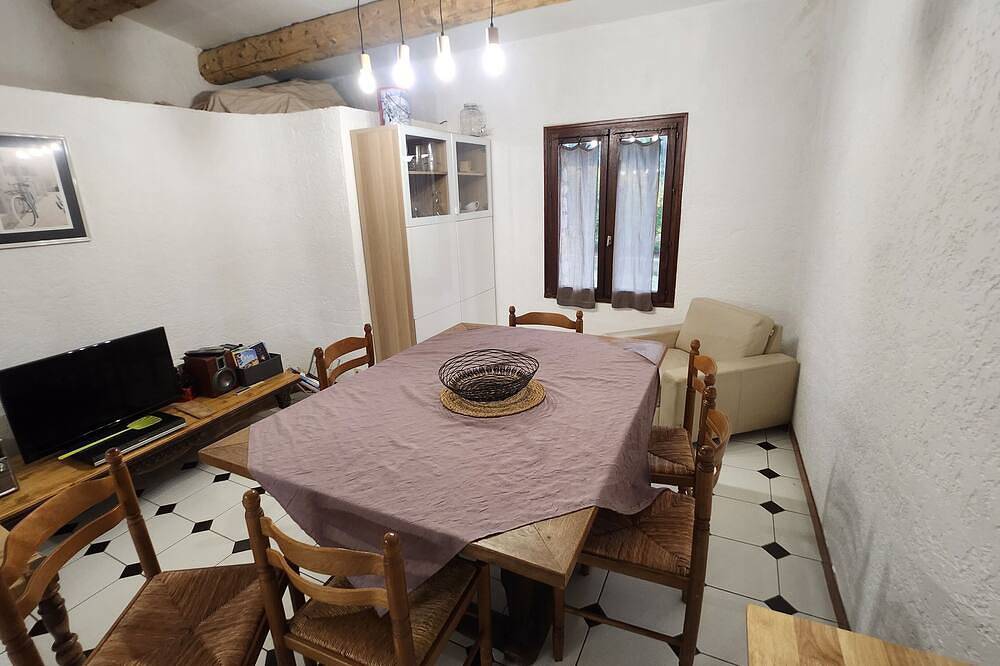 Entire apartment, Maison Chaleureuse in Rustrel, Parc naturel régional du Luberon