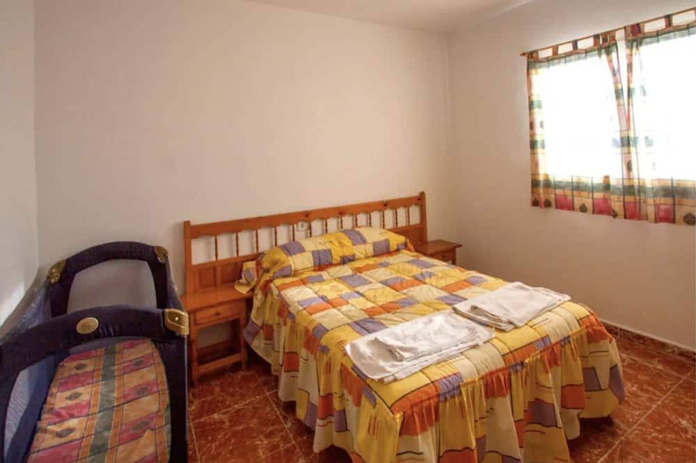 Gran Villa con vistas al mar, piscina y parking privados, capacidad 14 personas in Cala Morell, Ciudadela