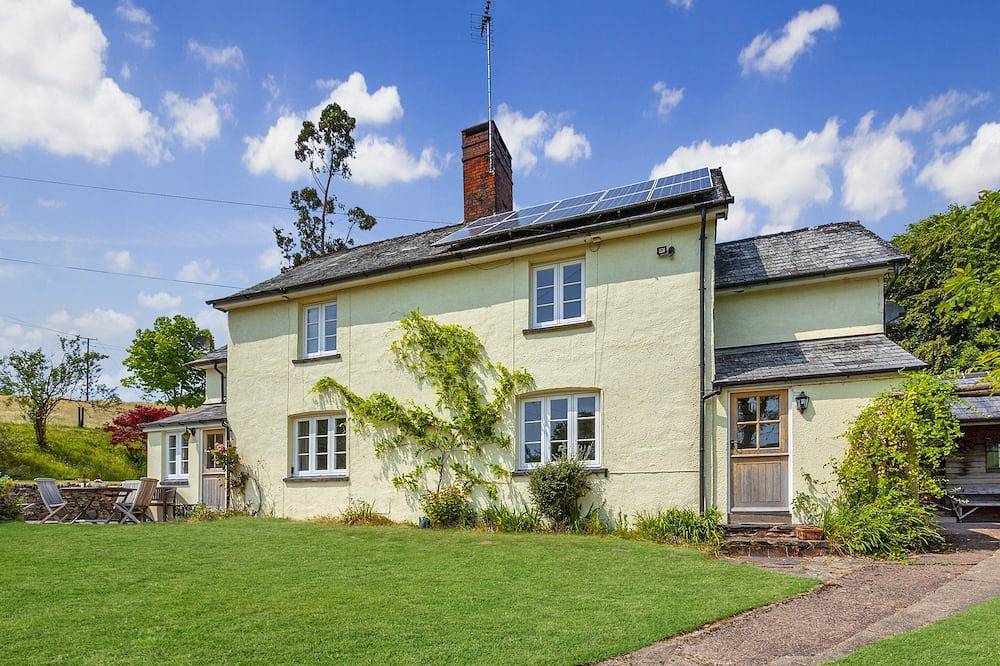 Two Lower Spire Cottage, Liscombe in Dulverton, Somerset