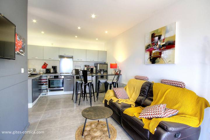 Gîte pour 2 personnes, avec Terrasse ainsi que Jardin et Vue dans Folelli - 4