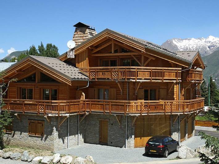Alpien Chalet w/ Sauna in Mont-de-Lans, Les Deux Alpes