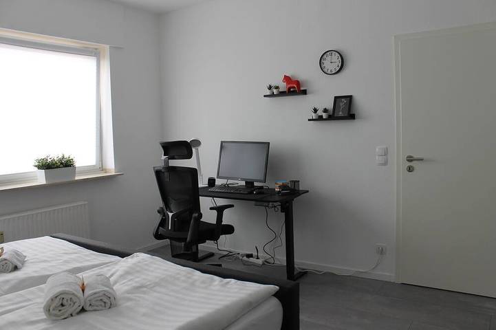 Ganze Wohnung, Penthouse, Kingsize Bed, Queensize Sofabed, 650Mbit Wlan, voll Kitchen,Workspace in Euskirchen, Eifel (Nordrhein-Westfalen)