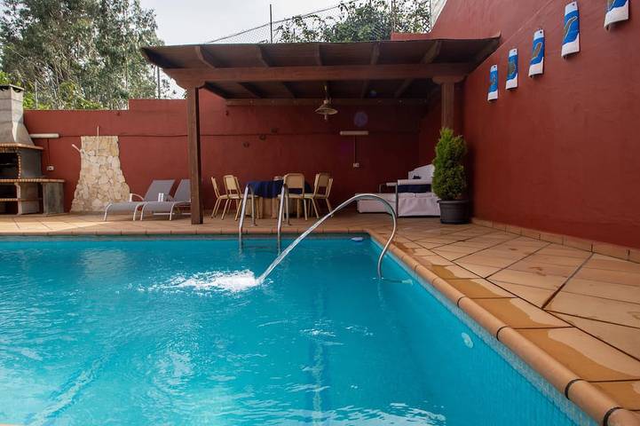 Casa rural para 11 personas, con jardín y balcón en Moya