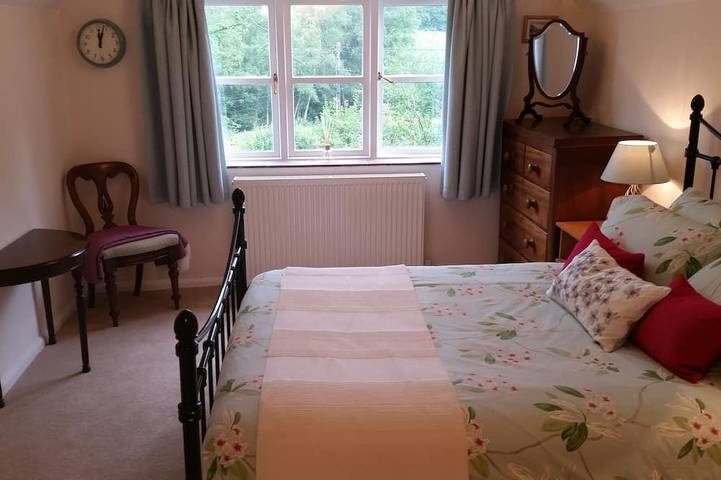 Charmante neu renovierte Hütte, Ashdown Wald, ausgezeichnete Kneipe in Danehill, Ost Sussex