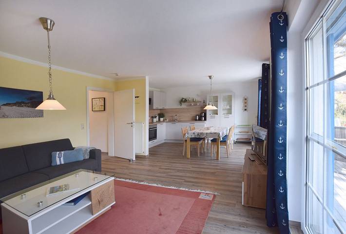 Ganze Wohnung, Gemütliche Ferienwohnung mit Süd-Terrasse, ruhige Lage, WLAN, Haustier erlaubt in Prerow, Fischland - Darß - Zingst