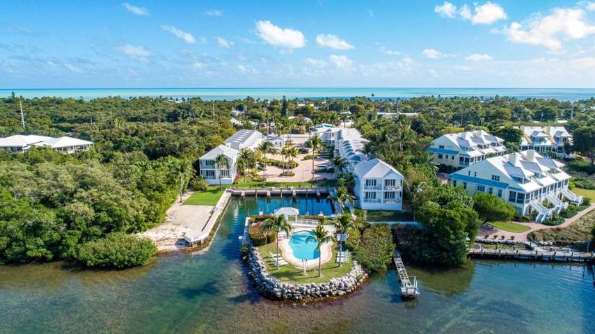 Resort für 6 Personen, mit Balkon und Pool - 1