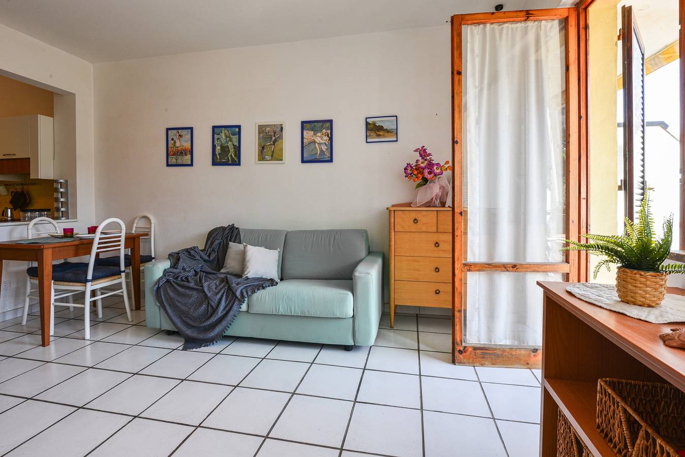 Apartamento entero, Apartamento 'Mono Le Lecce 53 Iris' con piscina compartida, balcón y aire acondicionado in Elba