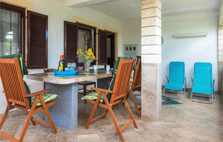 Entire holiday apartment, Charming Apartment with Terrace, Near Coastline and City Center in Kanica in Kanica, Razanj