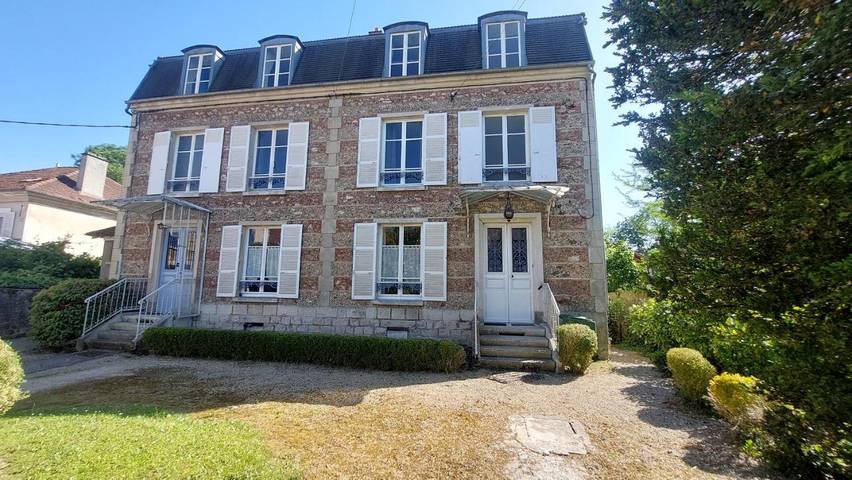 Maison d’hôte pour 4 personnes, avec Terrasse et Jardin ainsi que Piscine et Vue