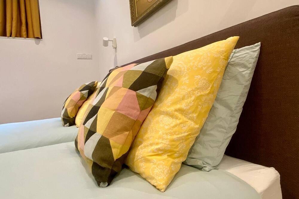 Chambre deux personnes / lits séparés et propre salle de bain in Amsterdam Oud-West, Côte hollandaise