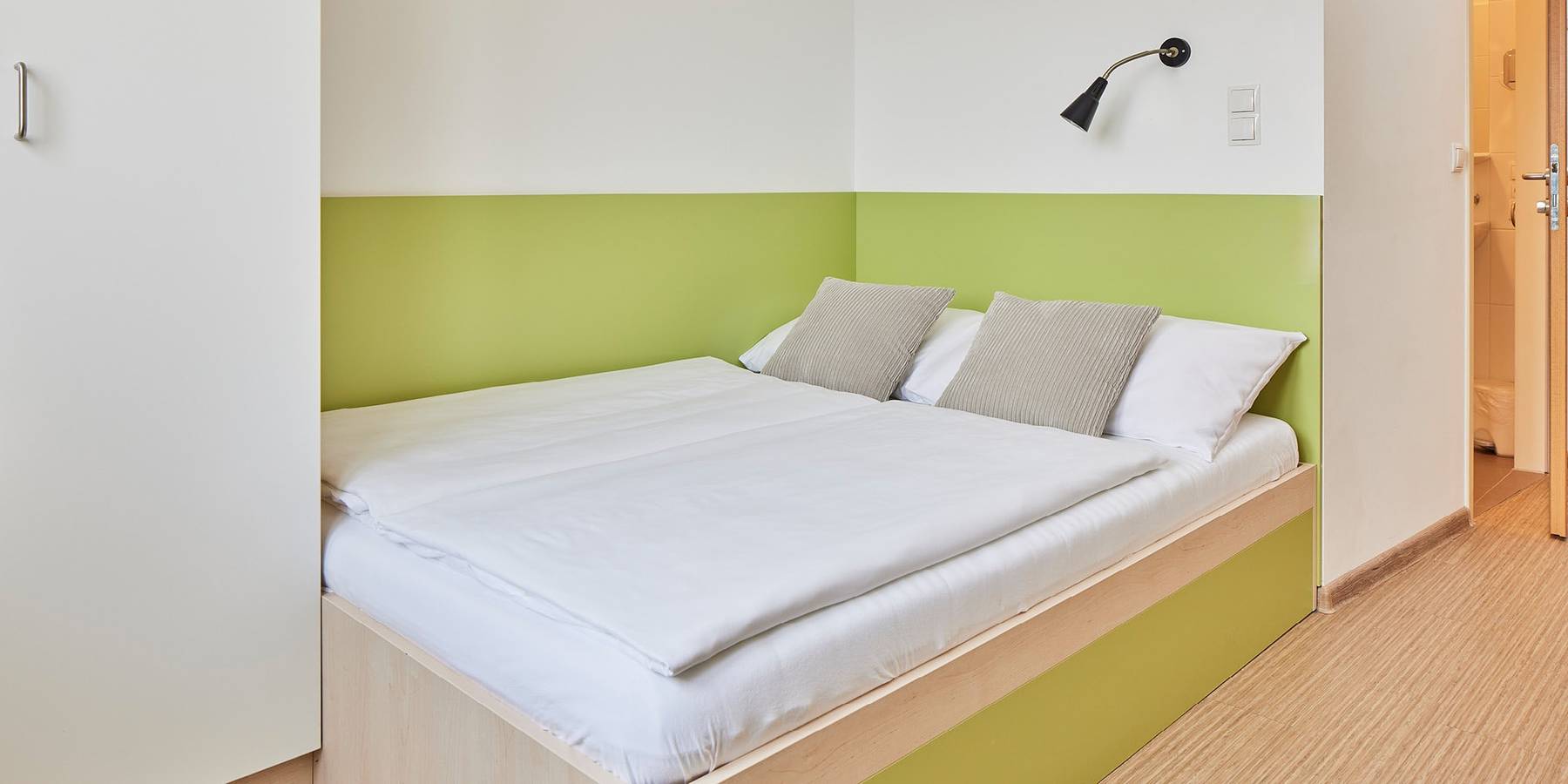 I Am Hotels Bb Leoben Doppelzimmer mit Küchenzeile in Leoben, Lavanttaler Alpen
