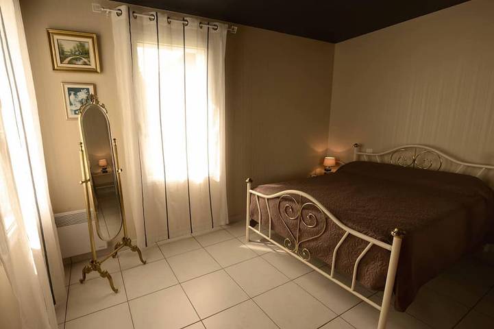Location de vacances pour 4 personnes, avec jardin et terrasse à Les Châtelliers-Châteaumur - 2