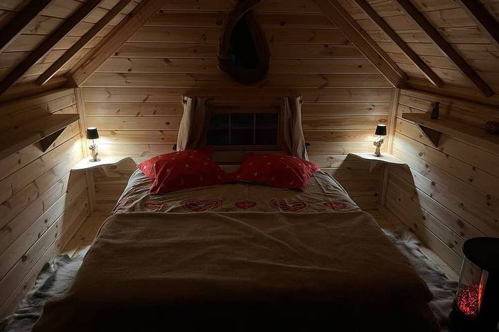 Finnish Kota with Jacuzzi, sauna, heated swimming pool and wellness treatments in Voissant, La Tour-du-Pin region