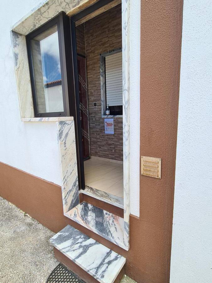 Three-Bedroom House in Atouguia da Baleia, Leiria distrito
