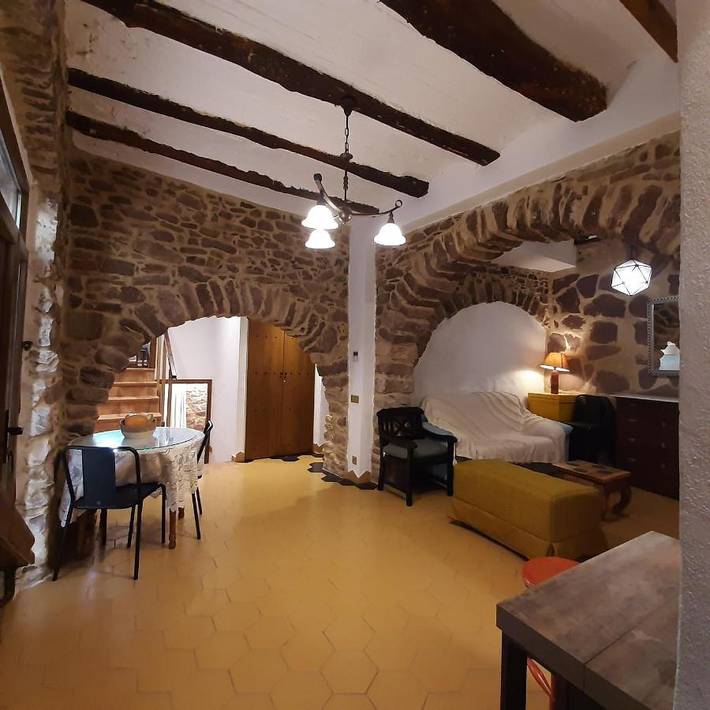 Casa rural para 6 personas, con Terraza y Piscina en Parc Natural de la Serra d'Espadà - 2