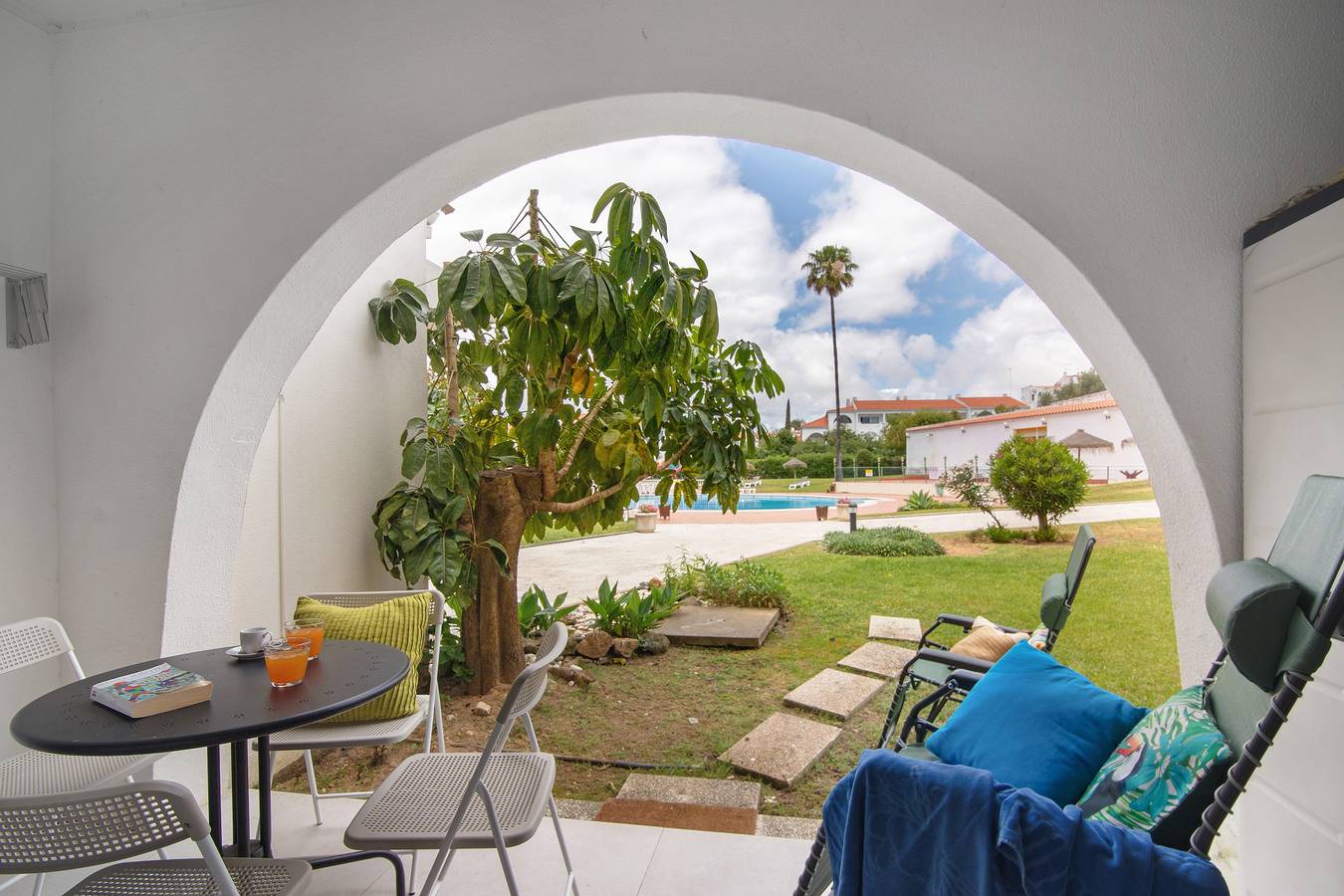Entire apartment, Apartment 'Saro' with Shared Pool, Wi-Fi and Air Conditioning in Albufeira, Faro District