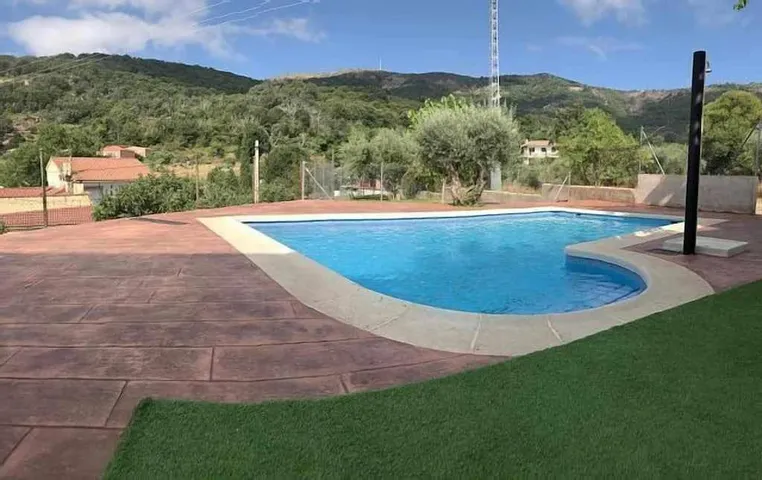 Casa de vacaciones para 50 personas, con jardín además de vistas y piscina, Se admiten mascotas - 1