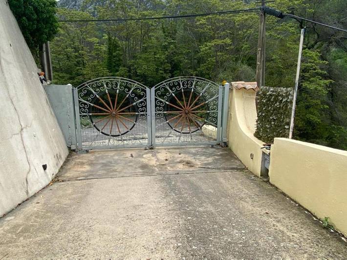 Gîte pour 6 personnes, avec terrasse ainsi que piscine et vue à Peillon - 4