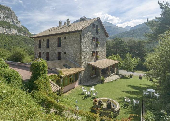 Apartamento para 2 personas, con Terraza además de Jardín y Vistas en Valle de Hecho