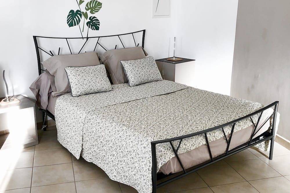 Appartement entier, Joli Studio Climatisé Pour 2 Personnes Superbe Vue Sur Le Golfe & Plage À Sagone in Sagone, Coggia