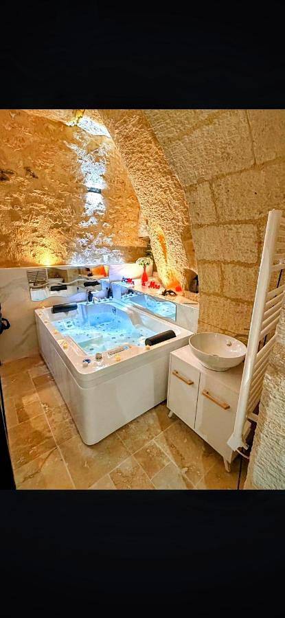 Hôtel pour 2 personnes, avec jacuzzi à Gennes