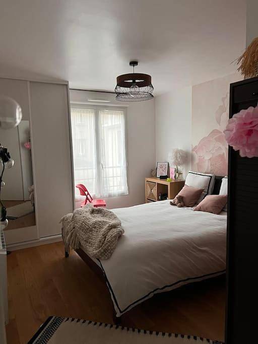 Appartement entier, Two-Bedroom Apartment in Rosny-sous-Bois, Seine-Saint-Denis