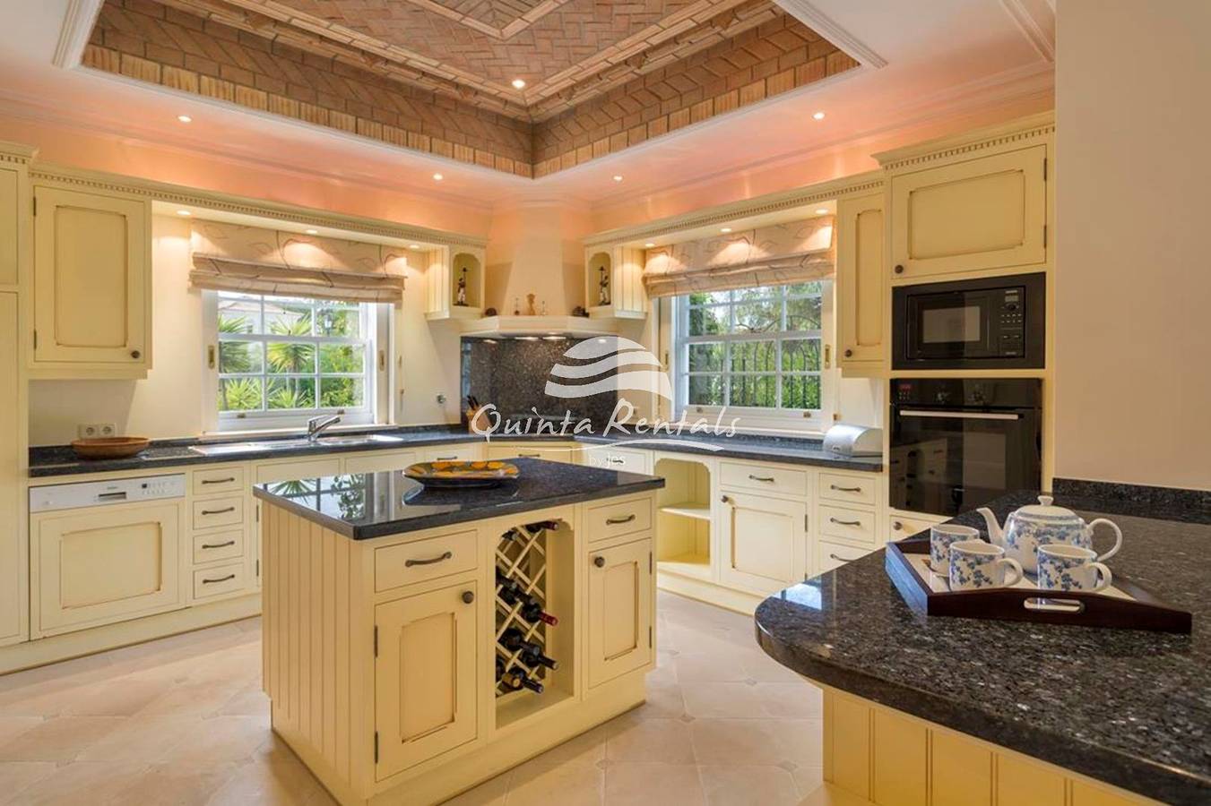 Villa Blossom in Quinta do Lago, Almancil