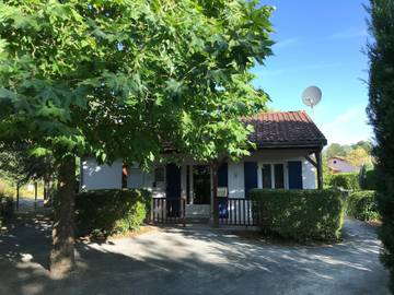Maison de vacances pour 4 personnes, avec terrasse et jardin ainsi que bassin pour enfant et piscine, adapté aux familles dans les Deux-Sèvres