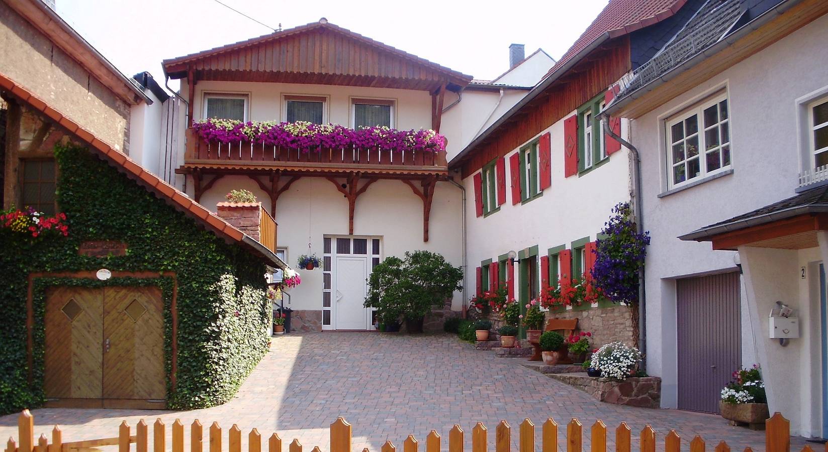 Ferienhaus im schönen Winzerdorf Kirschroth mit Sonnenterrasse und Wintergarten. in Kirschroth, Pfälzer Bergland