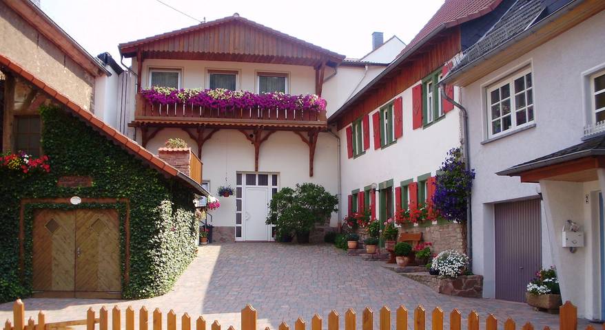 Ferienhaus für 5 Personen, mit Balkon und Garten